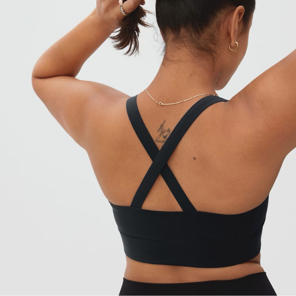 Everlane | The Perform Cropped Top
